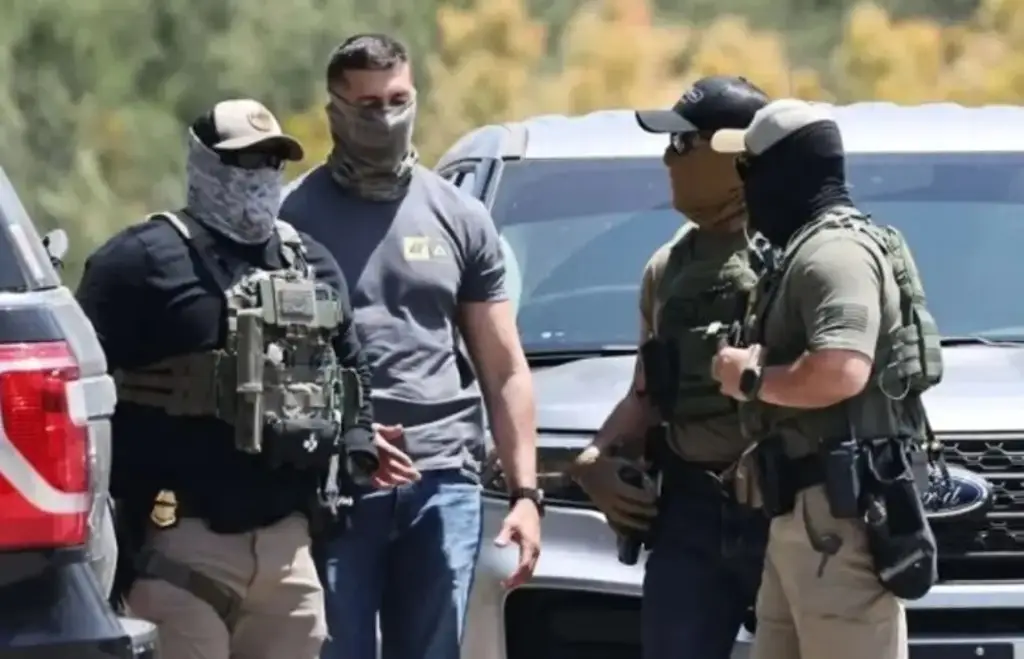 Imagen Conductor herido por el ICE en California asegura que le dispararon antes de mover su coche