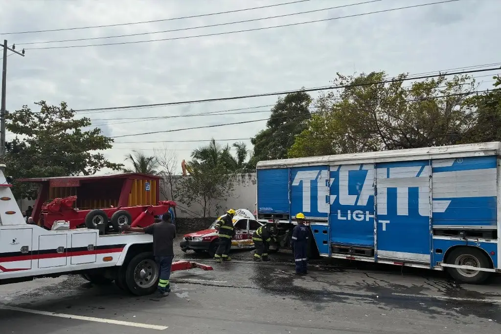 Imagen A dos meses del accidente en la Veracruz-Xalapa, no hay responsables, reprocha lesionado