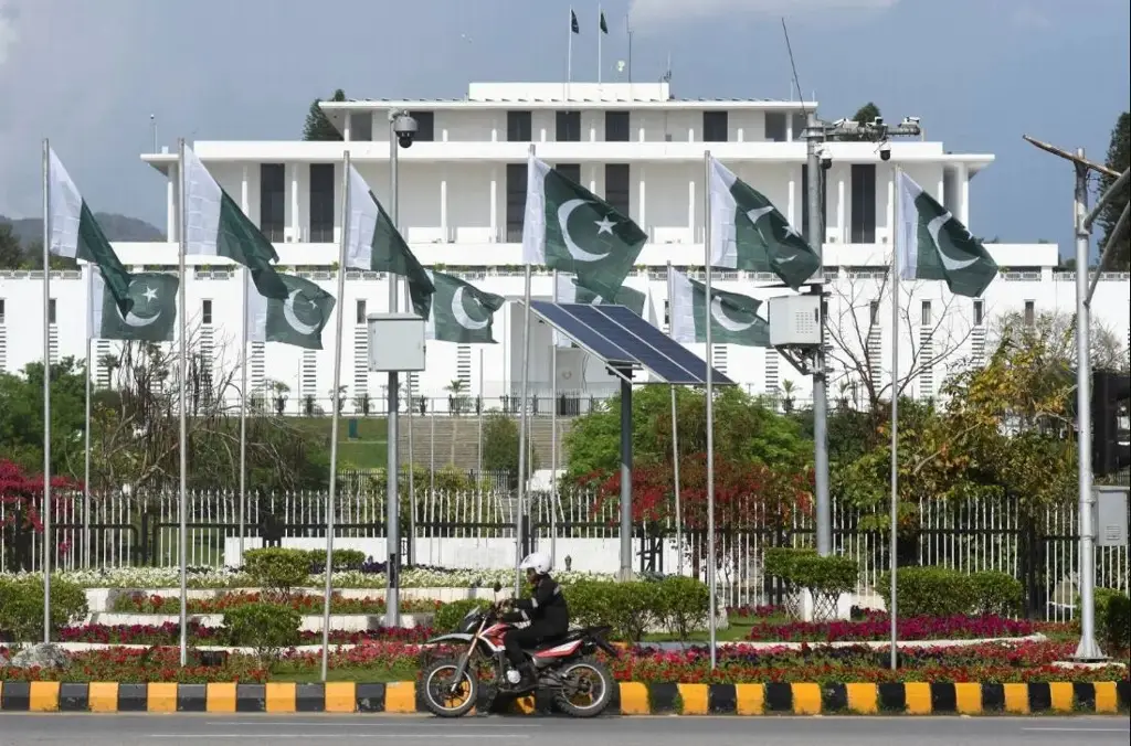Imagen Llegan negociadores iraníes a Pakistán para iniciar pláticas de paz con JD Vance