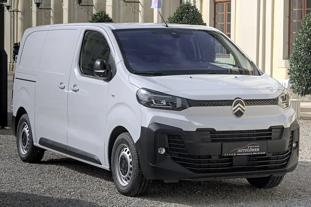 Imagen Rescatan a niño que estuvo más de un año encerrado en una camioneta, en Francia