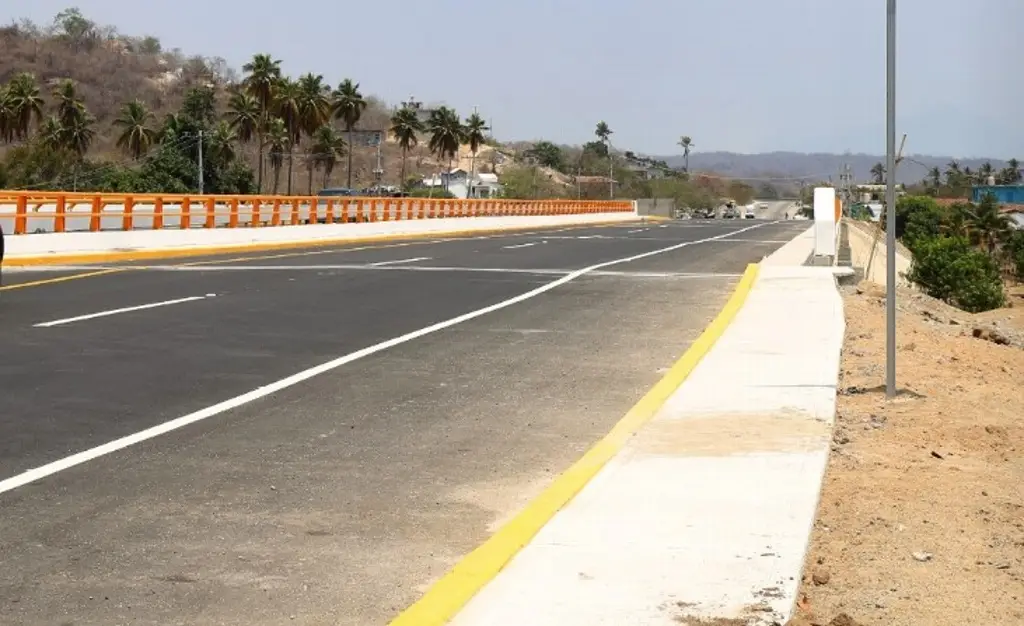 Imagen Inicia reconstrucción de 18 puentes en 8 municipios de Veracruz ¿Dónde?