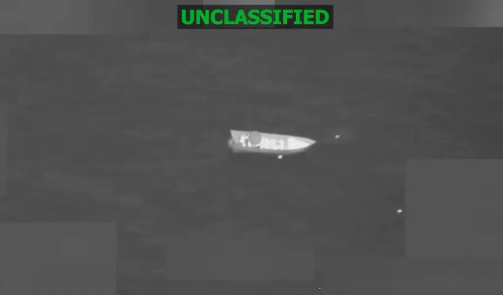 Imagen EU ataca embarcación presuntamente vinculada al narco en el Pacífico; hay dos muertos