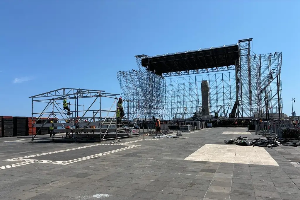 Imagen Avanza montaje del escenario para concierto de Martin Garrix en Veracruz  