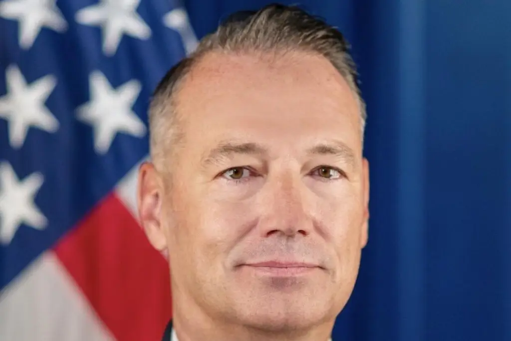 Imagen Renuncia el jefe interino de ICE y supervisor del plan de deportación masiva de Trump