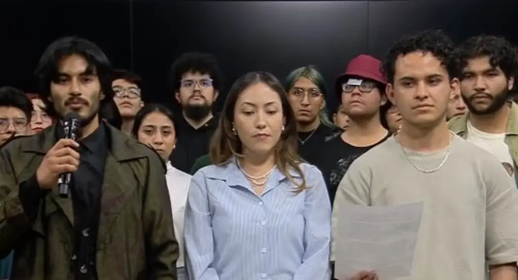 Imagen En transmisión, estudiantes del Politécnico toman instalaciones del Canal 11 (+Video)