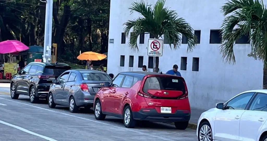 Imagen Insuficientes operativos de tránsito frente a la torre pediátrica