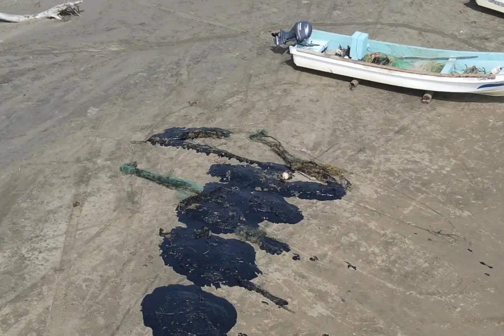 Imagen Este es el costo de las redes de pesca dañadas por el petroleo en Veracruz
