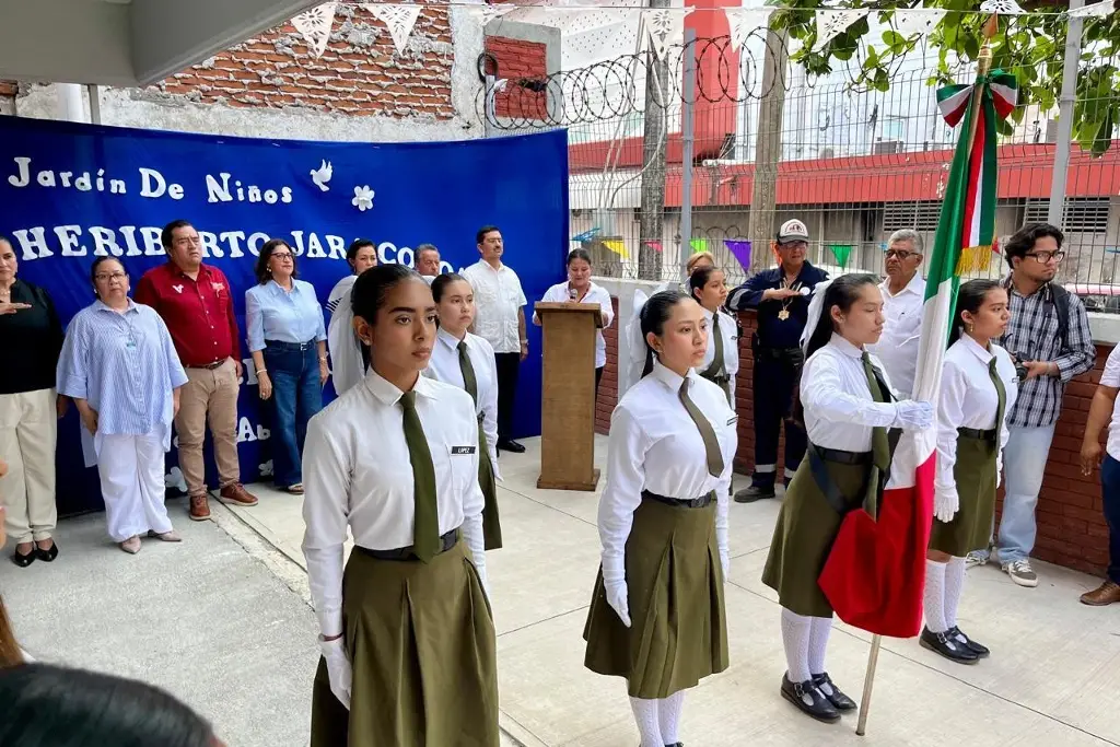 Imagen Rinden homenaje al primer secretario de Marina de México, era de Veracruz