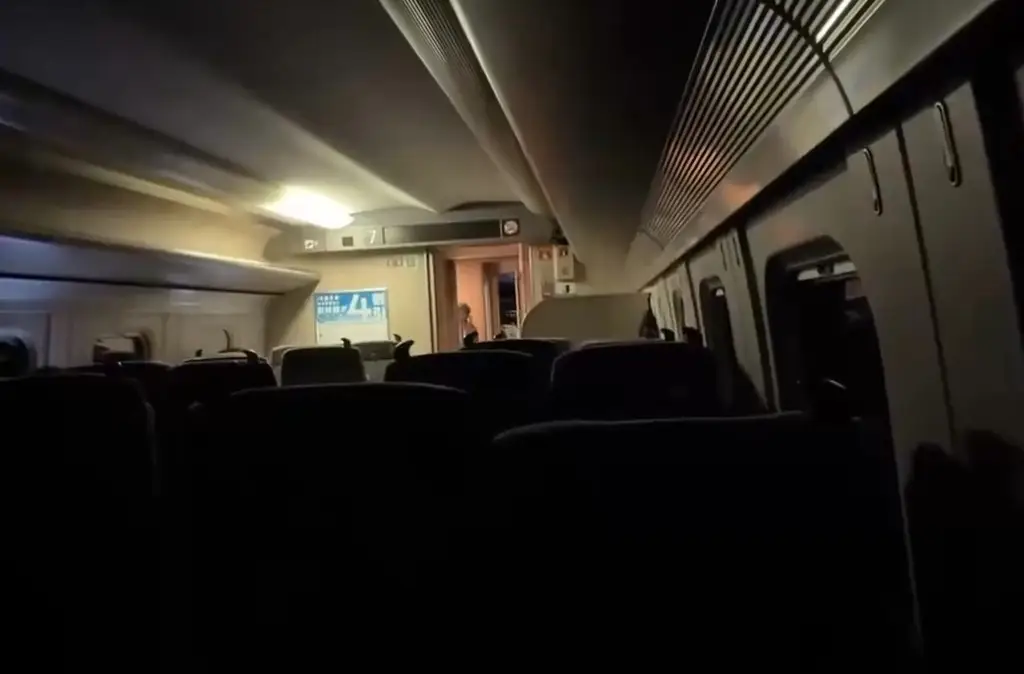 Imagen Así se detuvo el tren rápido de Japón durante terremoto (+Video)