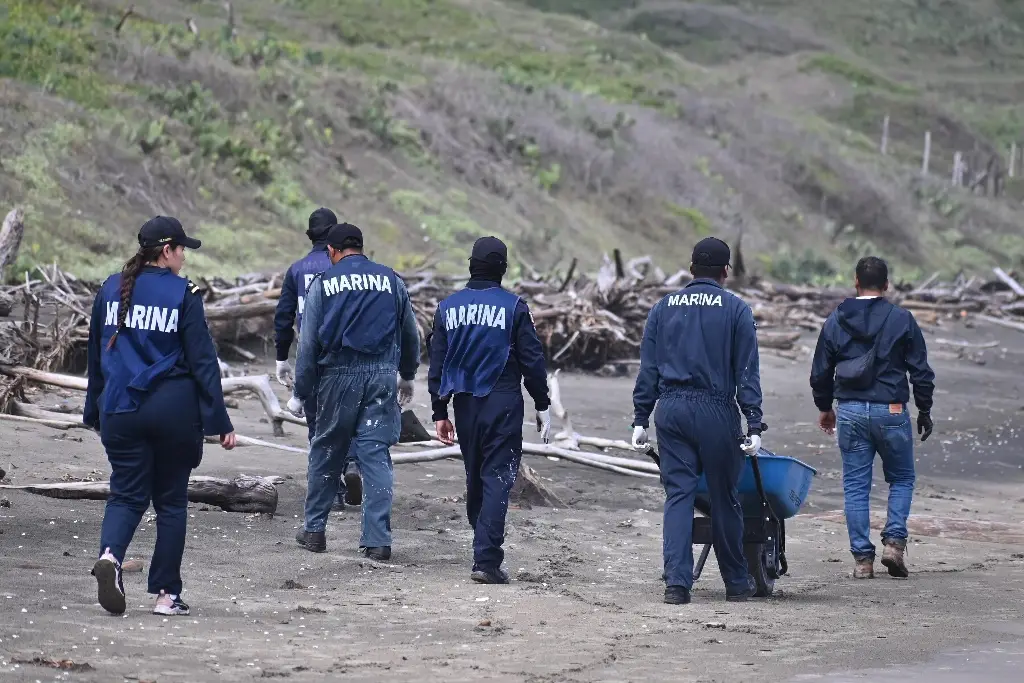 Imagen Sheinbaum: FGR investigará a fondo si derrame de PEMEX fue una negligencia, no se esconderá nada