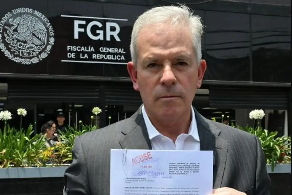 Imagen Bancada del PAN denuncia a Ebrard en la FGR por esta razón