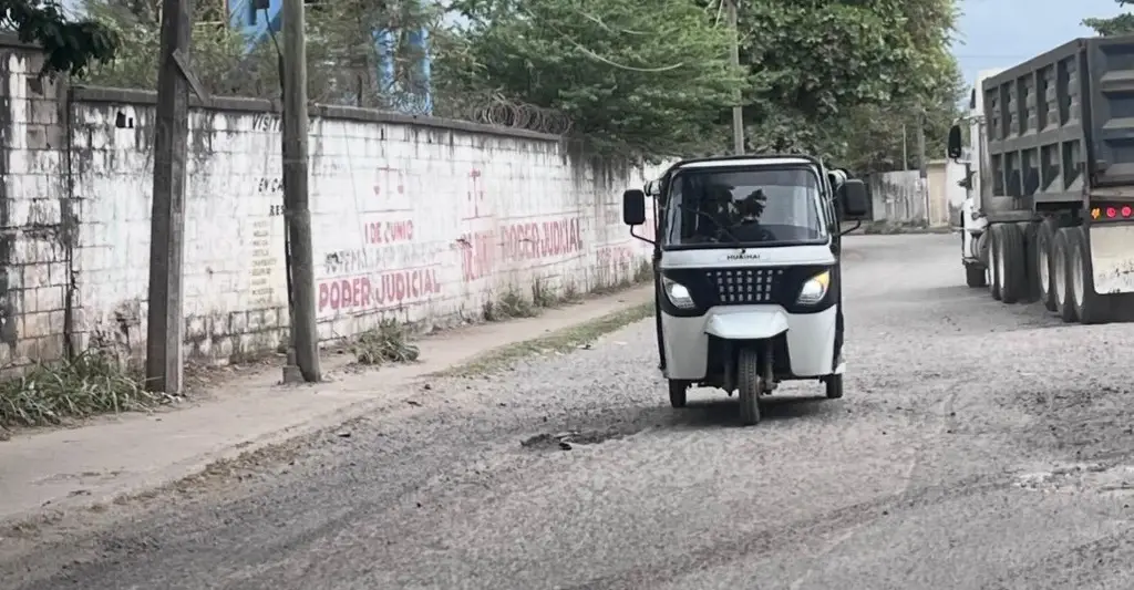 Imagen Vecinos de la colonia Rosario Saldaña dice que dos camiones son insuficientes