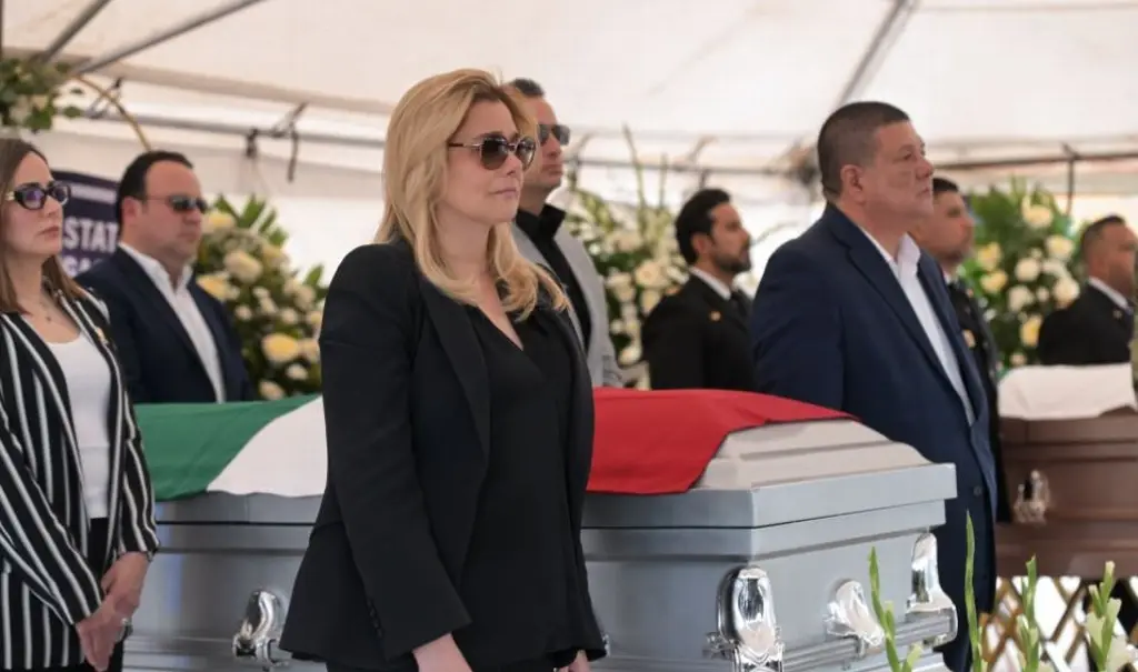 Imagen Rinde homenaje a agentes de AEI fallecidos en Chihuahua