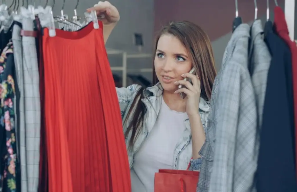 Imagen ¿Realizas compras compulsivas en redes sociales? Esto te puede interesar 