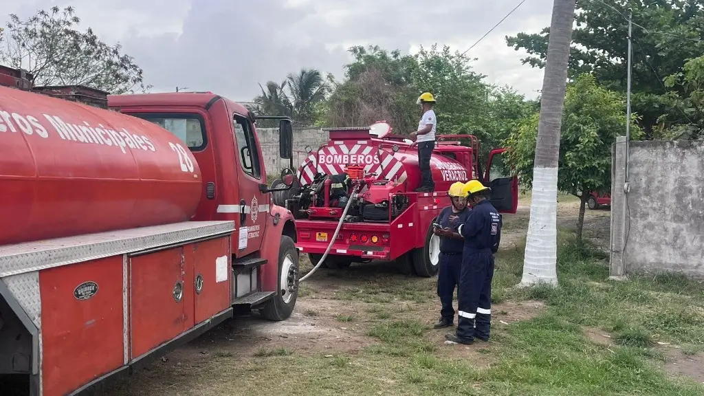 Imagen Controlan incendio en colonia de Veracruz 