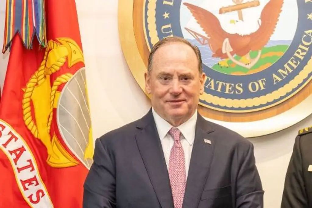 Imagen Secretario de Marina de EU es destituido tras meses de disputas en el Pentágono