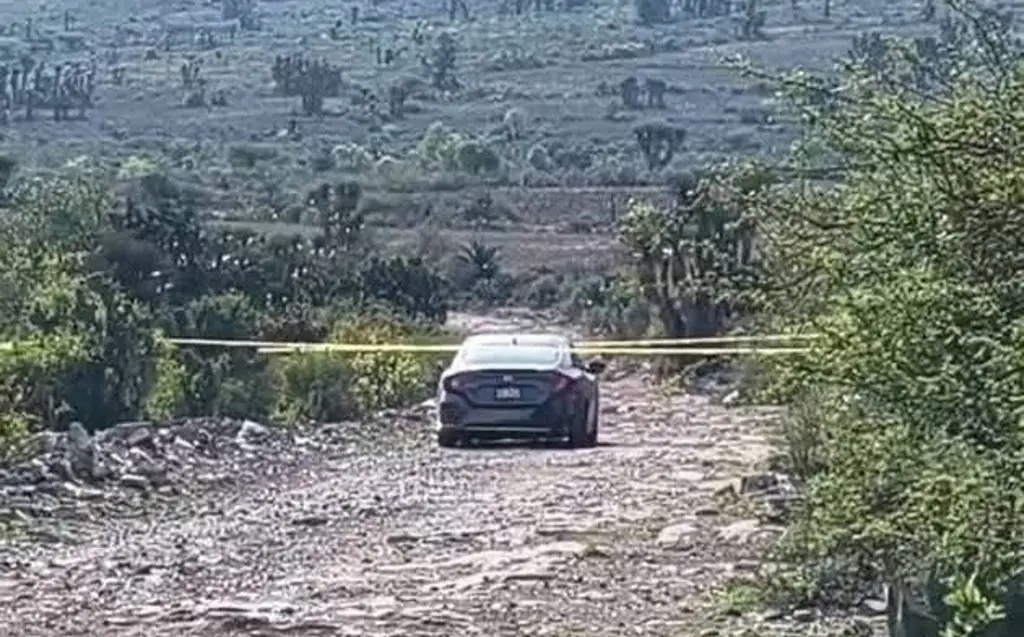 Imagen Hallan a dos hombres sin vida dentro de un automóvil en la carretera Tehuacán-Orizaba