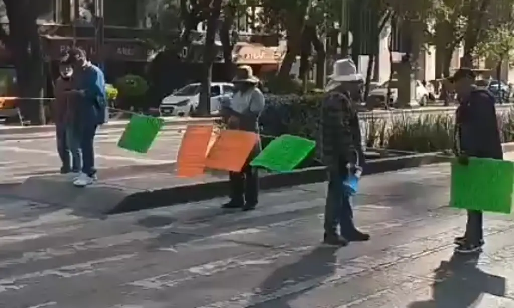 Imagen Ciudadanos de Poza Rica, Veracruz bloquean Paseo de la Reforma; esta es la razón