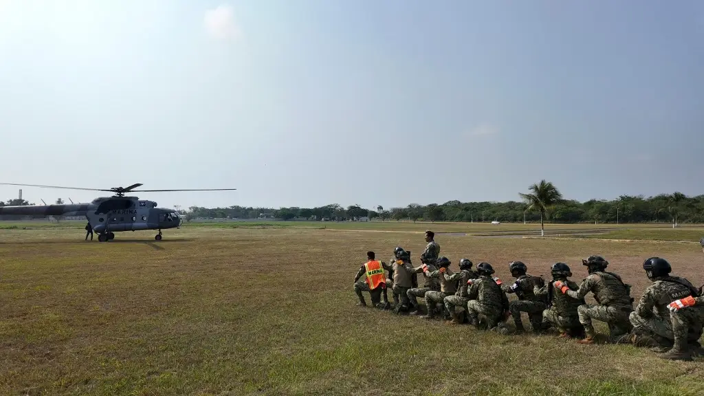 Imagen Elementos de Marina realizan ejercicios de adiestramiento en Las Bajadas, en Veracruz