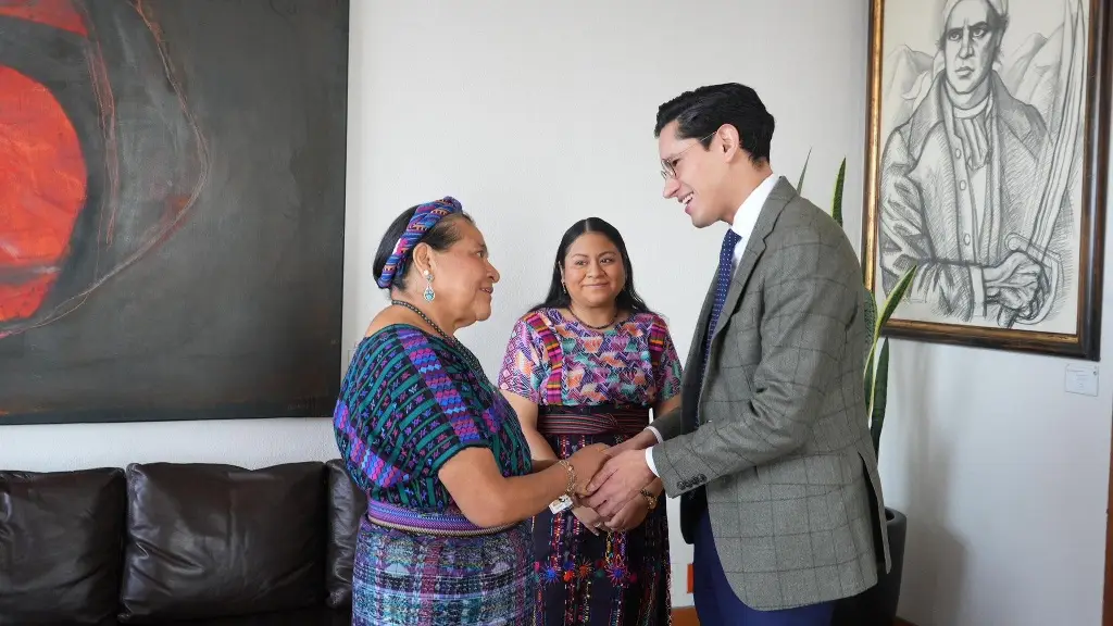 Imagen Rigoberta Menchú asume cargo en Relaciones Exteriores