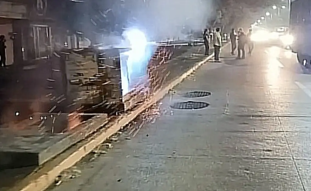 Imagen Se incendia registro de CFE en fraccionamiento de Veracruz