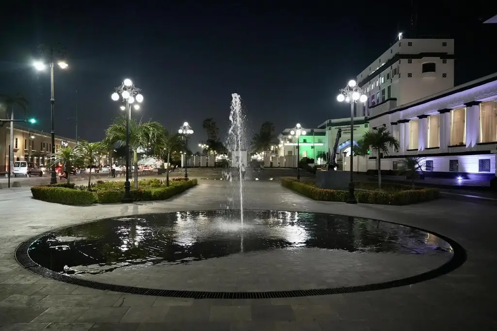 Imagen Rehabilitan 11 fuentes en Centro Histórico de Veracruz 