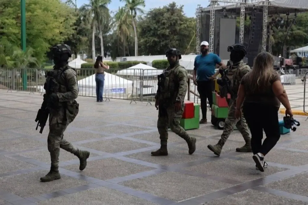 Imagen Marina y Policía Estatal resguardan palacio de gobierno de Sinaloa