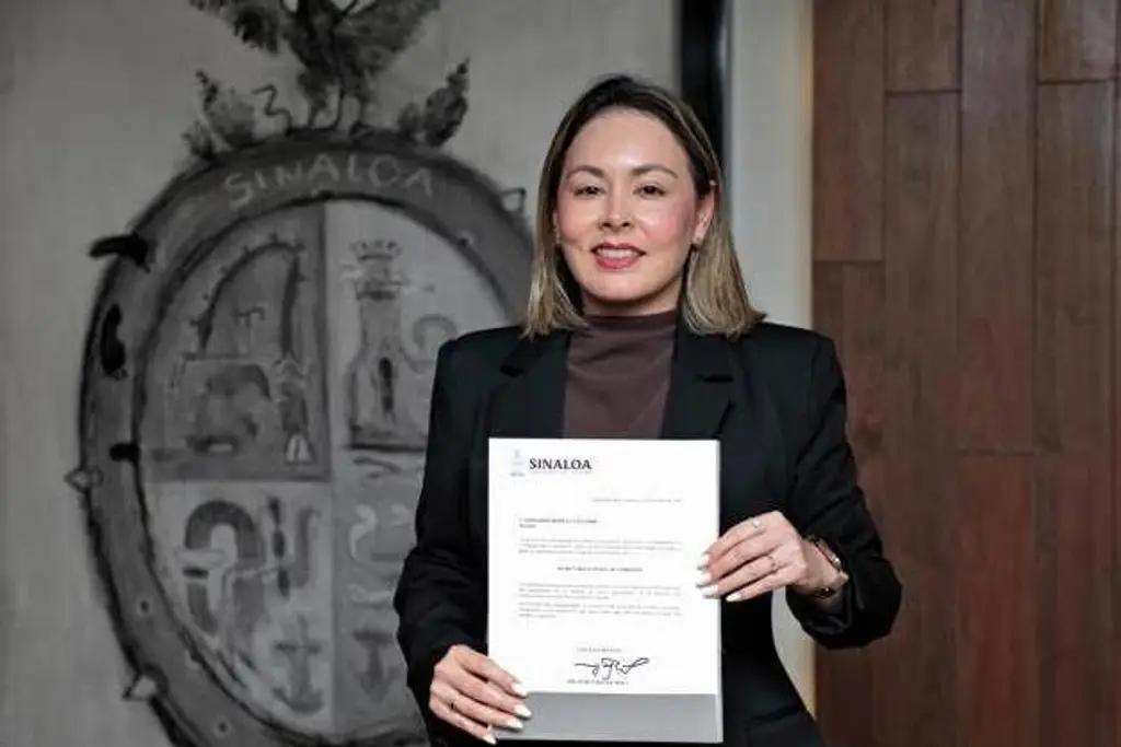 Imagen Gobernadora interina de Sinaloa, la 'meserita de lonchería' exhibida por Rocha Moya