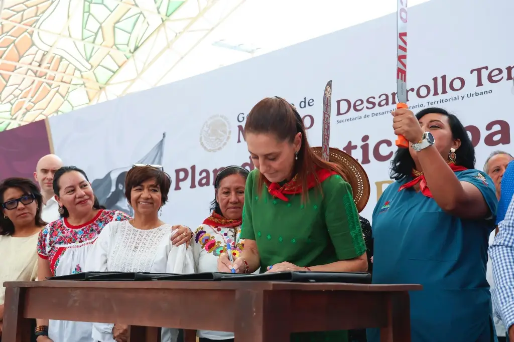 Imagen 'Nunca más': Sheinbaum promete no reprimir al pueblo durante 20 aniversario de Atenco