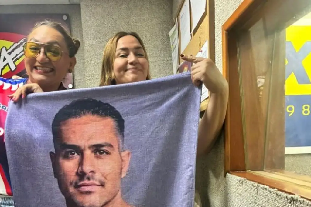 Imagen Ustedes lo siguen deseando, ella ya tiene su toalla de García Harfuch