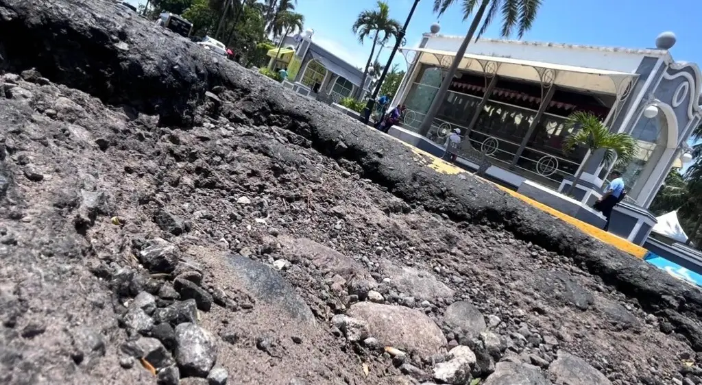 Imagen Se quejan por baches en calles del Centro Histórico de Veracruz