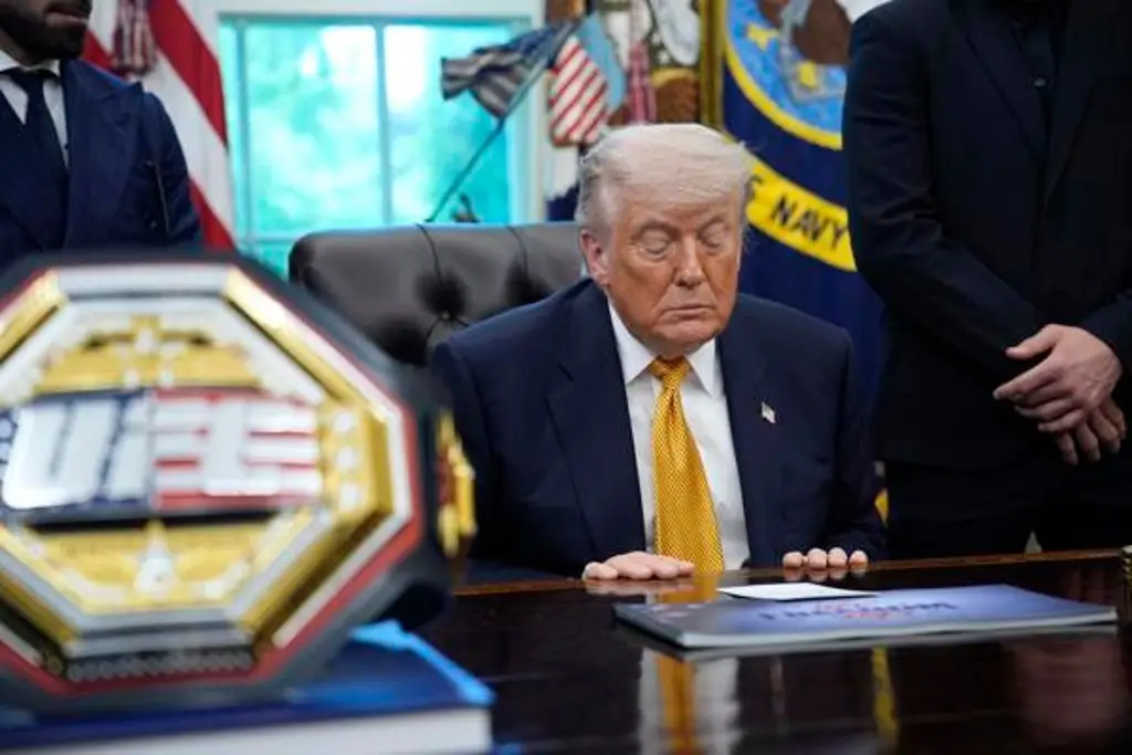 Imagen Trump habla con presidenta de Comisión Europea y fija fecha para cumplir acuerdo comercil