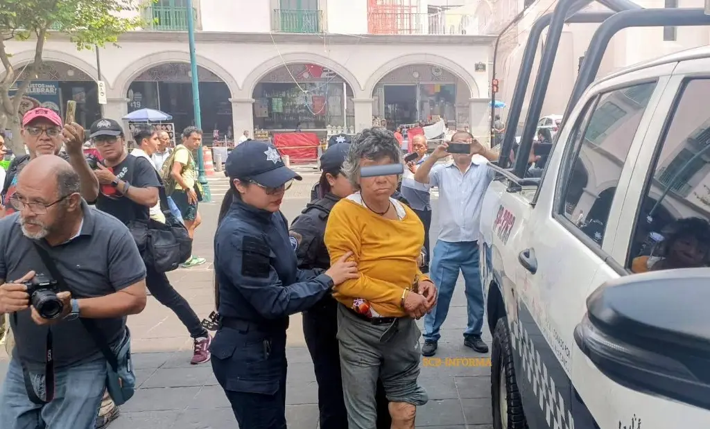 Imagen Detienen a 'Malicia', mujer que agredió a un oficial de Tránsito en Xalapa