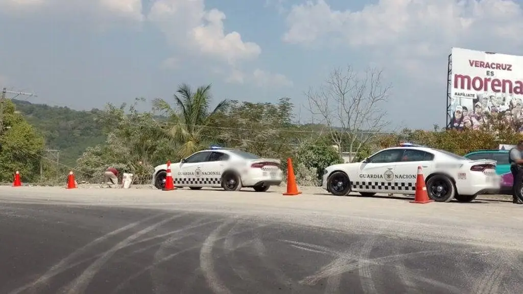 Imagen Hay cierre parcial en carretera de Veracruz; conoce a qué altura 