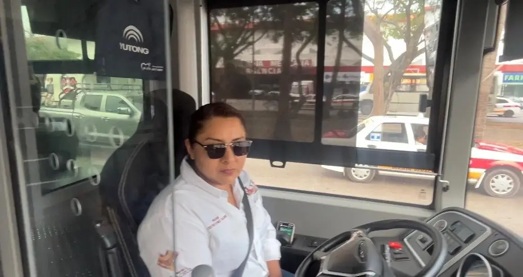 Imagen Todo lo que hacemos las que trabajamos lo hacemos por nuestros hijos: Conductora de camión Ulúa