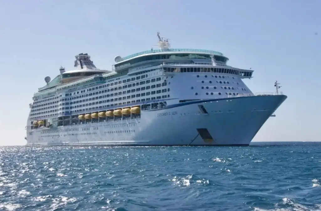 Imagen Por pornografía infantil, EU deporta a 27 trabajadores de cruceros, incluidos de Disney