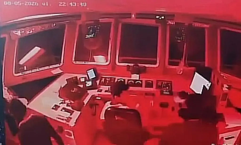 Imagen Asaltan embarcación abastecedora de plataformas en la Sonda de Campeche; filtran video
