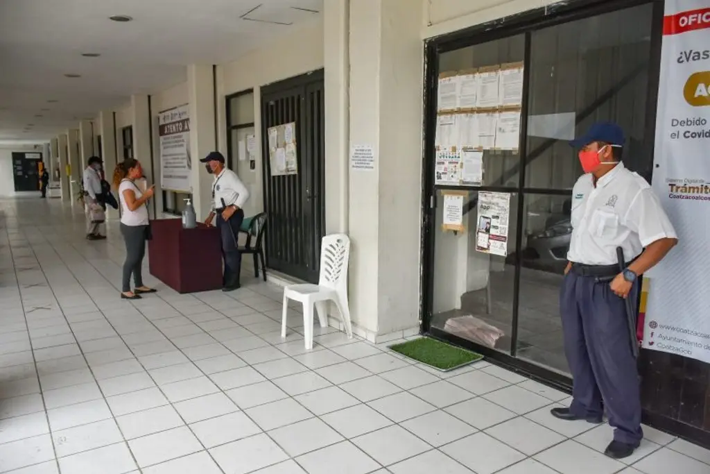 Imagen Cesan Perote y Coatzacoalcos a trabajadores por presunta corrupción