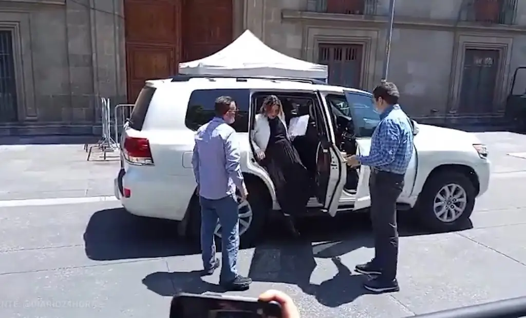 Imagen Yeraldine Bonilla, gobernadora interina de Sinaloa, llega a Palacio Nacional (+Video)
