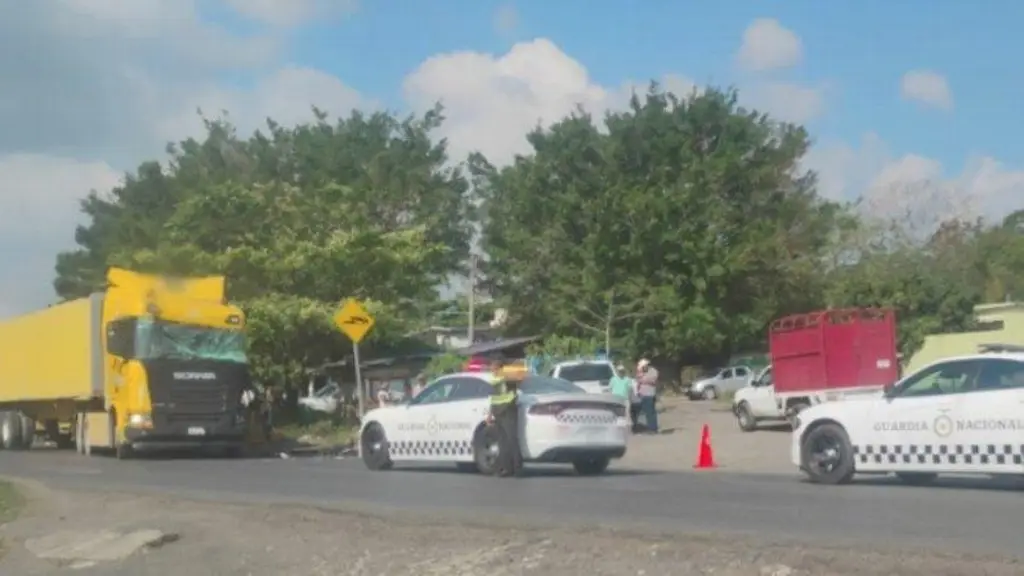 Imagen Tome precauciones; hay cierre parcial en carretera de Veracruz 