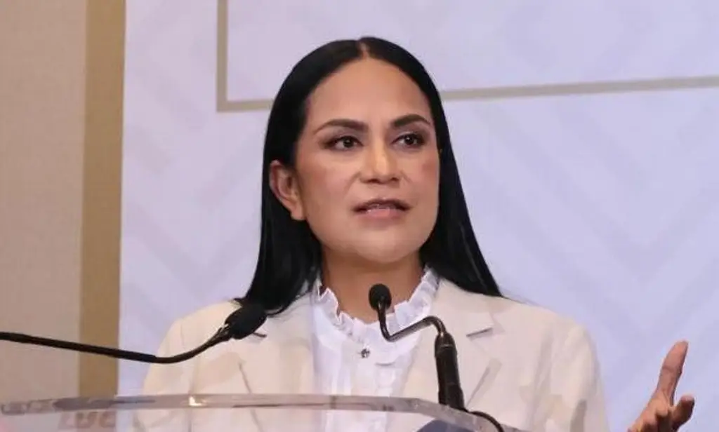 Imagen 'No tenemos ninguna preocupación': Ariadna Montiel sobre entrega voluntaria de exfuncionarios a EU