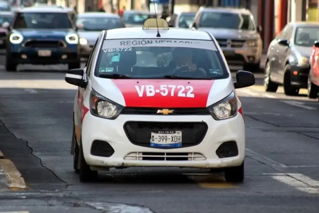 Imagen Anuncian programa para la regularización de taxis en Veracruz; conoce cuándo 