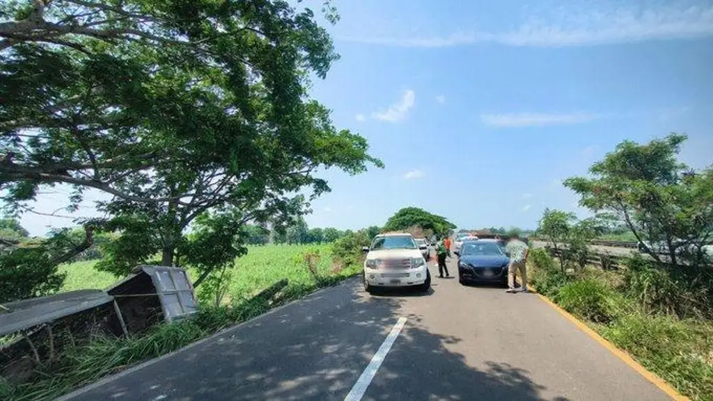 Imagen Hay cierre en carretera de Veracruz; conoce la razón