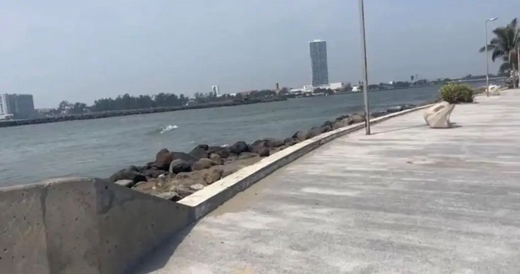 Imagen Buscarán disminuir impacto en afectaciones viales por obras del puente y WTC en Boca del Río 