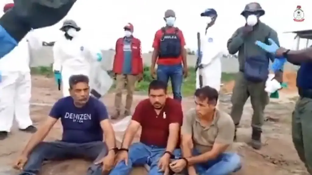 Imagen En África, detienen a 3 mexicanos en desmantelamiento de mega narcolaboratorio