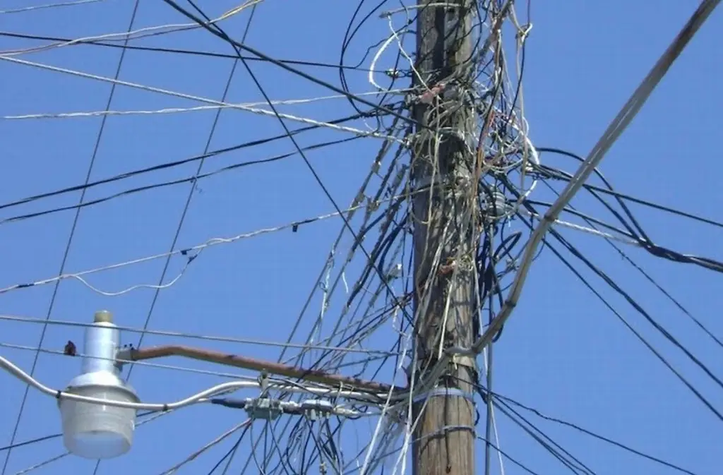 Imagen  Robo de cable  agrava deterioro del alumbrado público en Veracruz