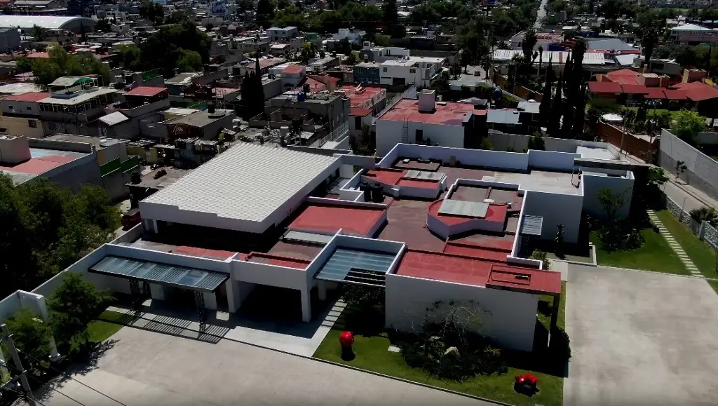 Imagen Exhiben millonaria casa de senadora de Morena 'que no declaró'