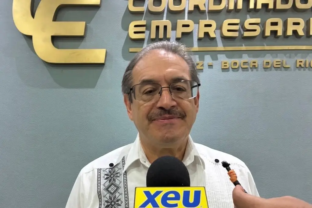 Imagen Empresarios enfrentan presión fiscal del SAT por  discrepancias digitales, alertan 