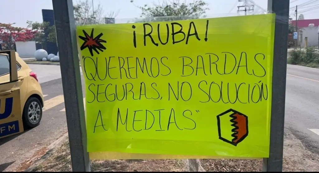 Imagen Bloquean carretera a Dos Lomas en Veracruz 