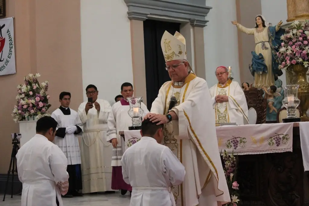 Imagen Ordenarán a dos nuevos sacerdotes en Veracruz; ya celebrarán sus primeras misas